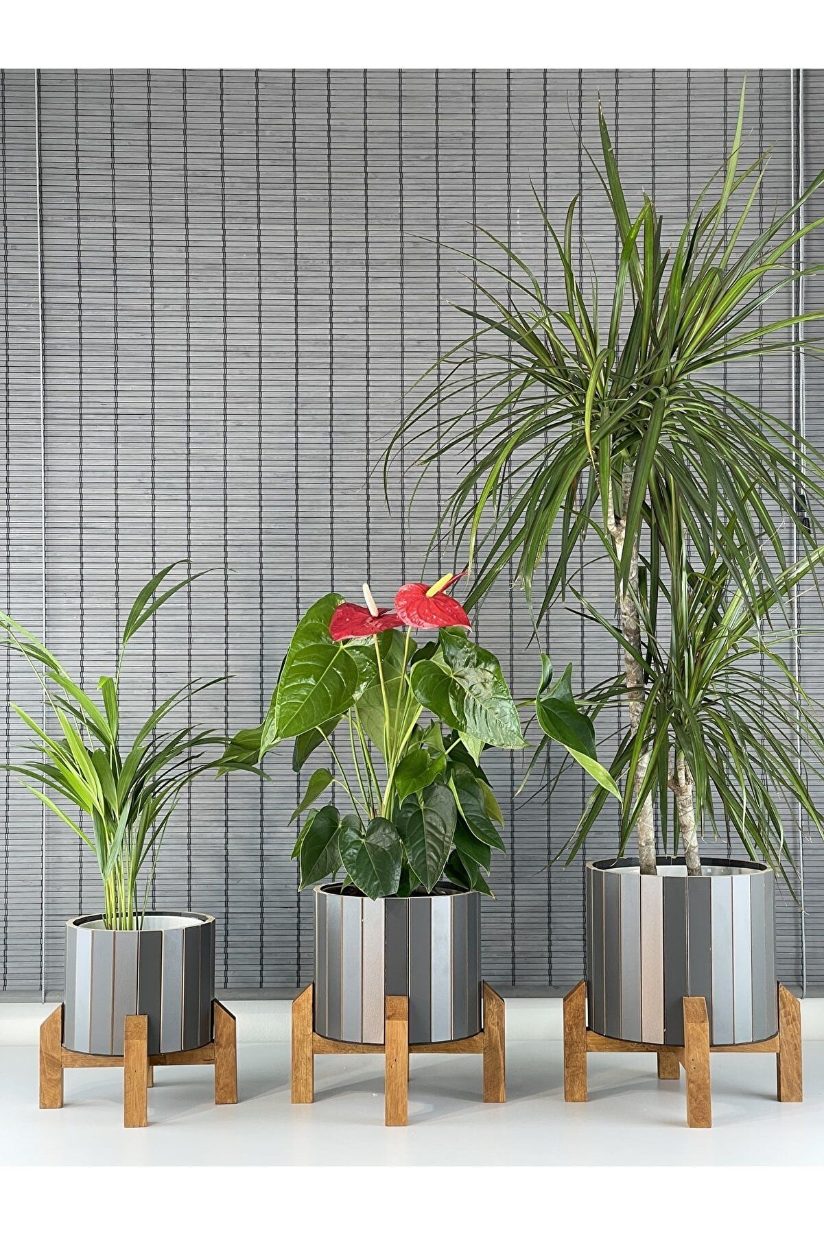 Dekoratif Stand Ahşap Ayaklı Model Yuvarlak Ahşap Saksı Seti 3'lü İç Saksılı